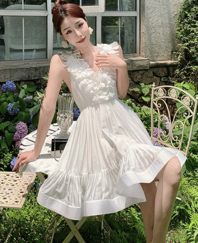 블리블리 화이트 민소매 신혼여행 퍼프A라인 /파티룩/드레스/미니 원피스